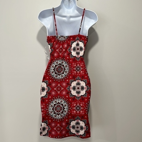 Red mini dress - Picture 3 of 7